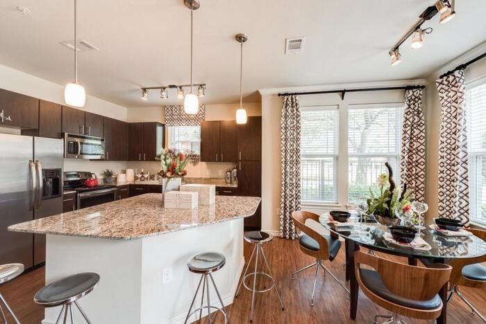 1715 Enclave Pkwy #B3 - Photo 5 of 10