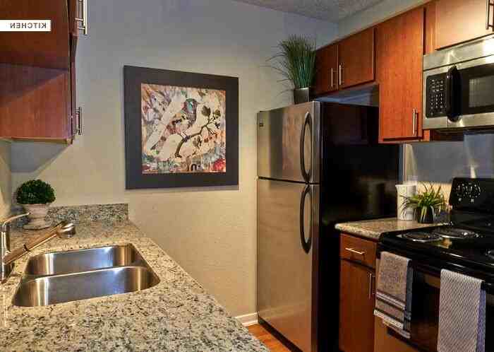 1715 Enclave Pkwy #B3 - Photo 6 of 10