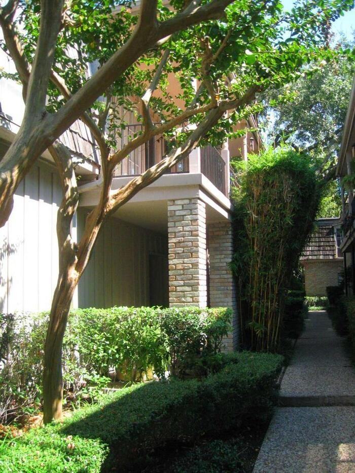 5010 Woodway Dr #B5 - Photo 4 of 14