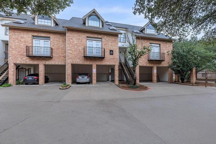 18142 S Parkview Dr #B1 - Photo 3 of 50