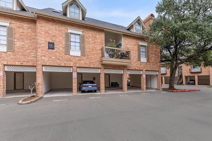 18142 S Parkview Dr #B1 - Photo 4 of 50