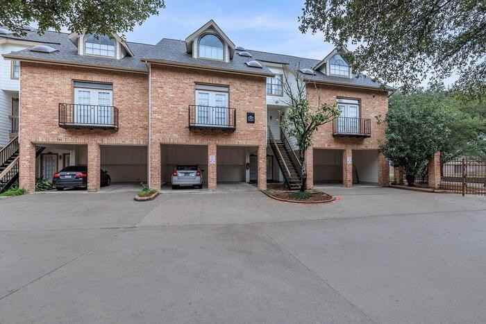 18142 S Parkview Dr #B2 - Photo 3 of 50