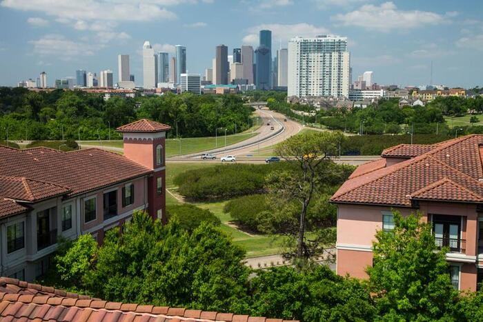 320 Jackson Hill St #B6 - Photo 2 of 31