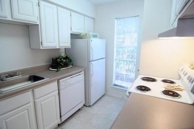 855 Greens Rd #C2 - Photo 6 of 9