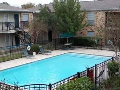 855 Greens Rd #B4 - Photo 2 of 9