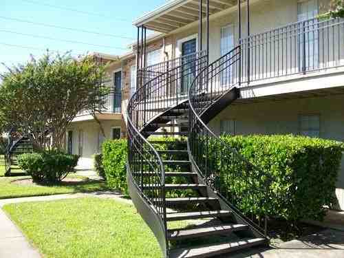 855 Greens Rd #B5 - Photo 3 of 9