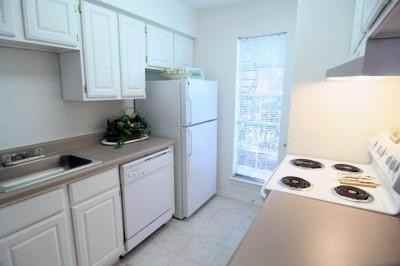 855 Greens Rd #B5 - Photo 6 of 9