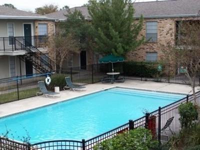 855 Greens Rd #B6 - Photo 2 of 9