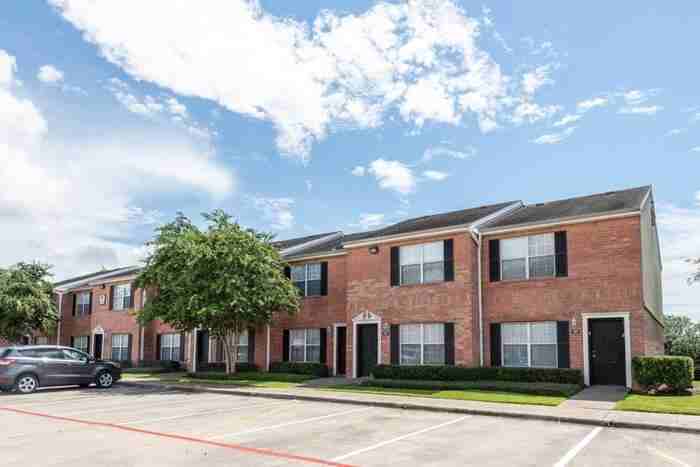 7500 Emmett F Lowry Expy #D3 - Photo 2 of 20