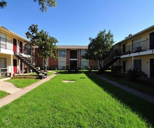 7133 Oakwood Glen Blvd #B1 - Photo 3 of 26