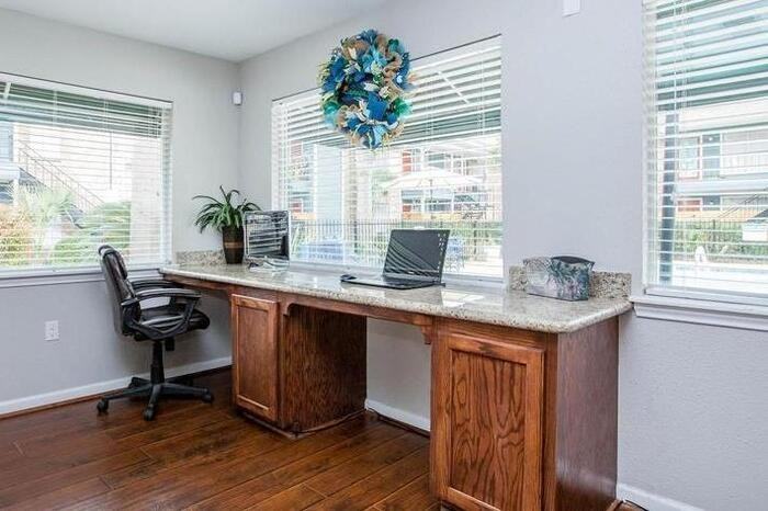 2001 Laverne St #C1 - Photo 6 of 11