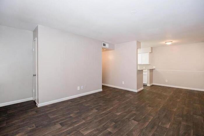 2001 Laverne St #C1 - Photo 7 of 11