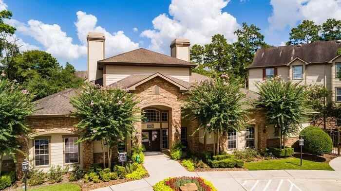 6900 Lake Woodlands Dr #B1 - Photo 5 of 31