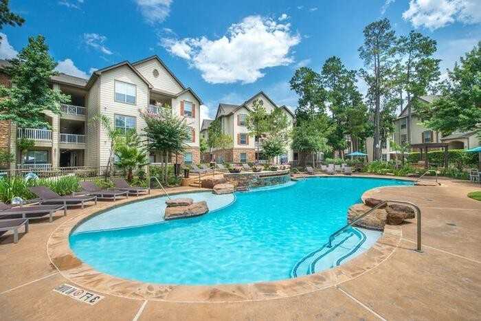 6900 Lake Woodlands Dr #B1 - Photo 7 of 31