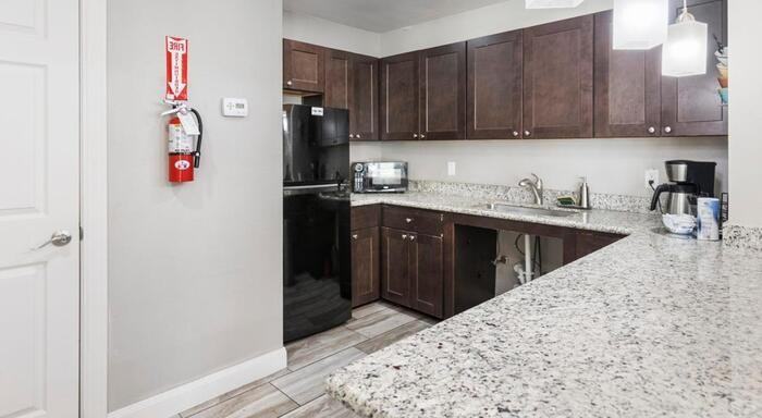 3950 Ashburnham Dr #B1 - Photo 6 of 17