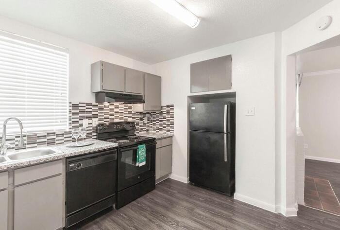 2700 S Dairy Ashford Rd #D2 - Photo 7 of 22