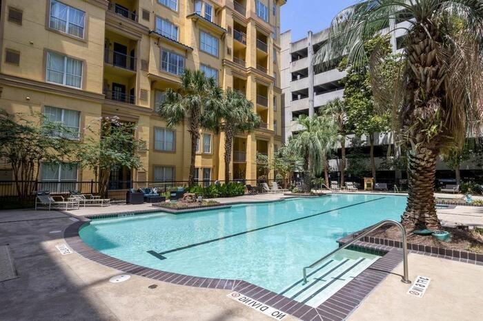 4001 Fannin St #B4 - Photo 2 of 28