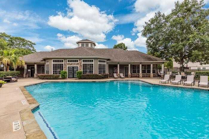 13504 Schroeder Rd #C2 - Photo 7 of 40