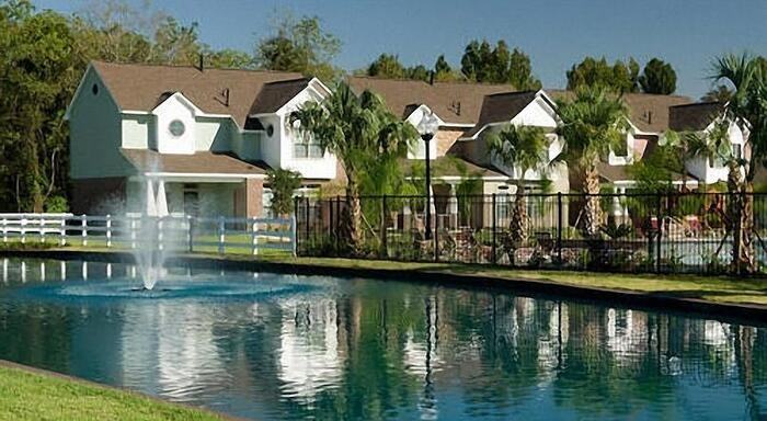 503 West Rd #E1 - Photo 3 of 9