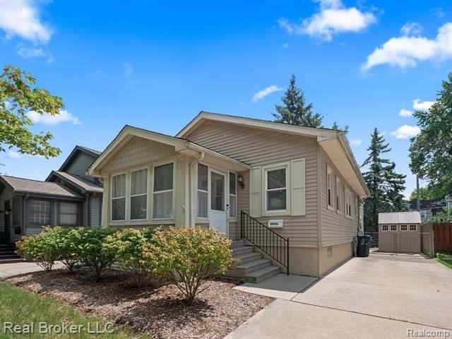 1428 Bennaville Ave - Photo 2 of 18