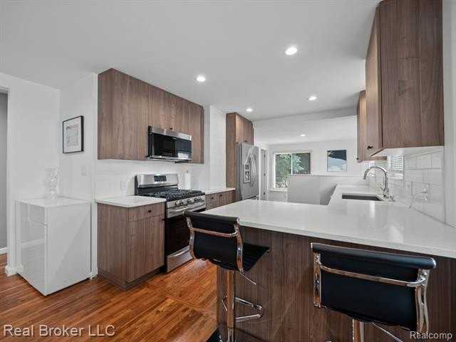 1428 Bennaville Ave - Photo 5 of 18