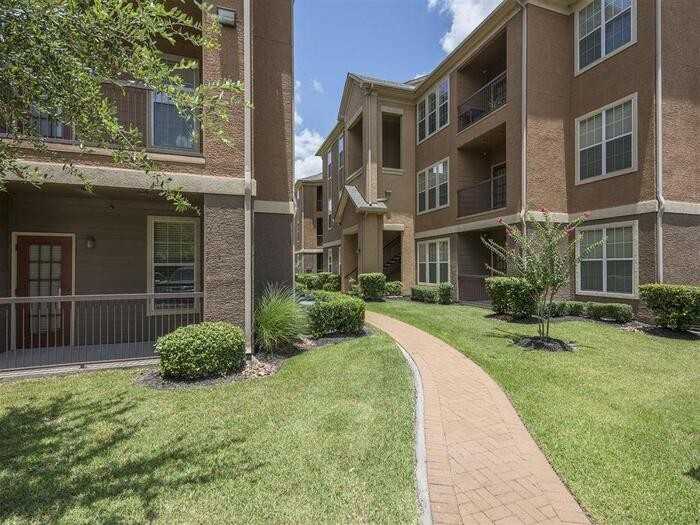 8989 West Rd #C2 - Photo 6 of 42