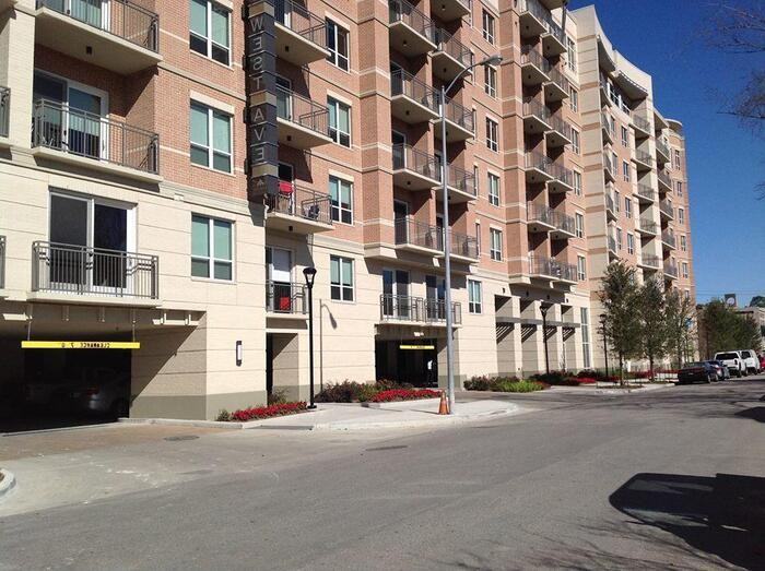 2800 Kirby Dr #B5 - Photo 5 of 19