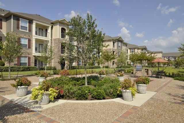 1111 Falcon Park Dr #B3 - Photo 2 of 22