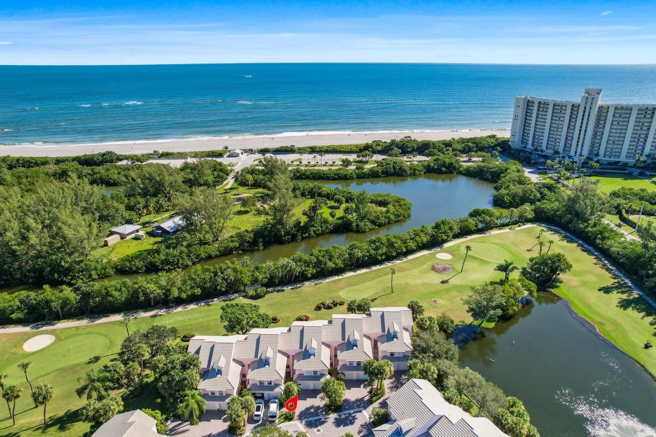 2706 Fairway Drive North - Photo 3 of 44