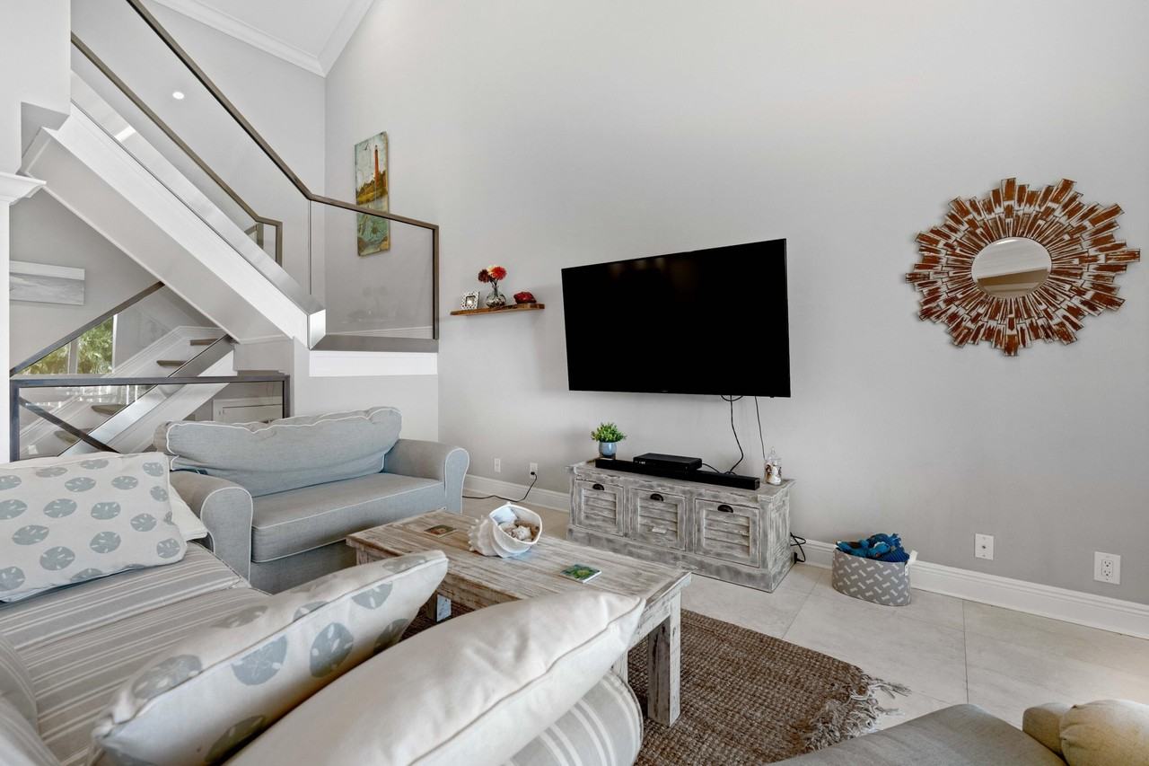 2706 Fairway Drive North - Photo 7 of 44