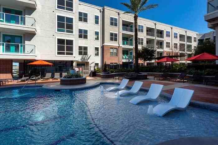 2411 Washington Ave #C3 - Photo 3 of 30