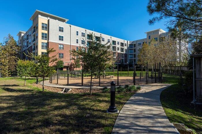 2411 Washington Ave #C3 - Photo 6 of 30