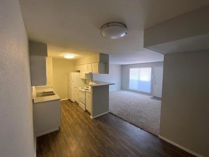 1010 Magnolia St #C2 - Photo 6 of 14