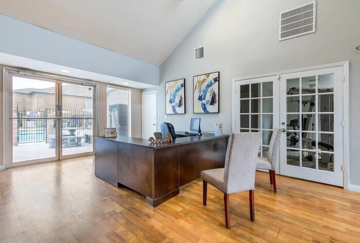 1010 Magnolia St #B1 - Photo 3 of 13