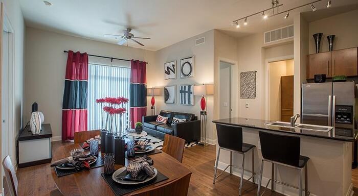 1725 Crescent Plaza Dr #B1 - Photo 4 of 7