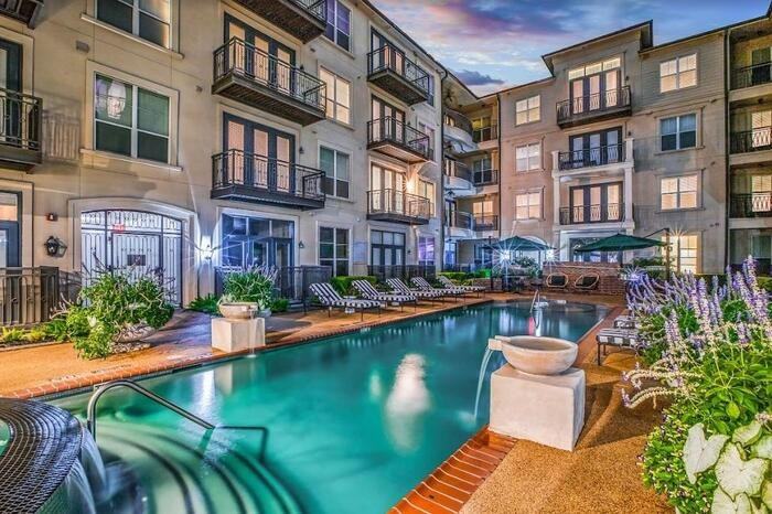 2727 Revere St #C7 - Photo 2 of 26