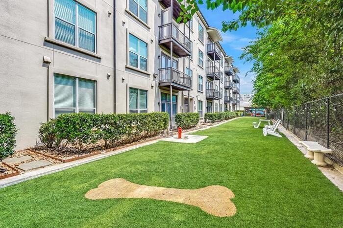 2727 Revere St #C7 - Photo 6 of 26