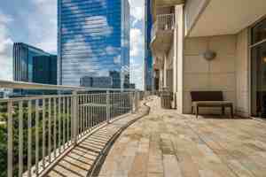 featured image of 1400 Mckinney St #C1