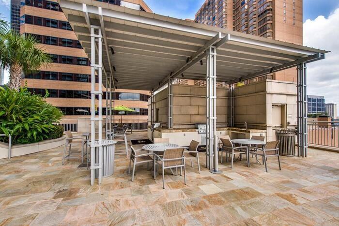 1400 Mckinney St #B5 - Photo 4 of 18