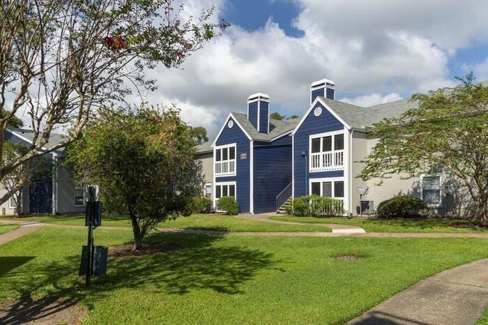 3300 Rollingbrook Dr #B2 - Photo 3 of 28