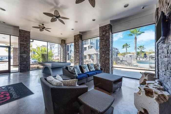 2205 W Walker St #C2 - Photo 2 of 18