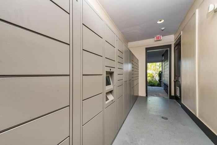 2205 W Walker St #C2 - Photo 3 of 18