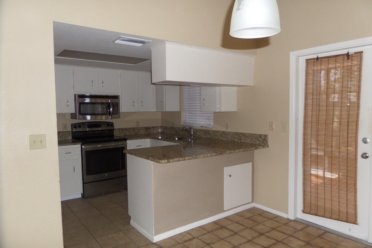 1039 Jambalana Dr - Photo 3 of 14