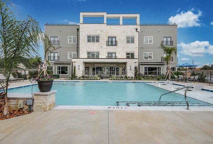 21077 Kingsland Blvd #B2 - Photo 2 of 27