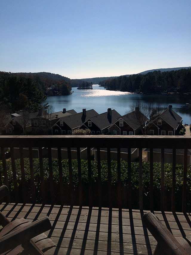 272 Lakeside Dr - Photo 3 of 13