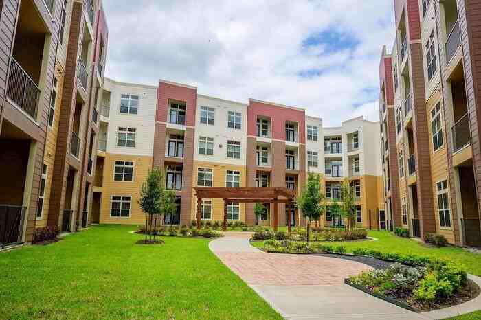 8900 Lakes At 610 Dr #C5