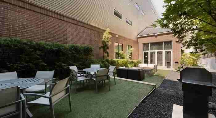 306 Mcgowen St #B6 - Photo 2 of 19