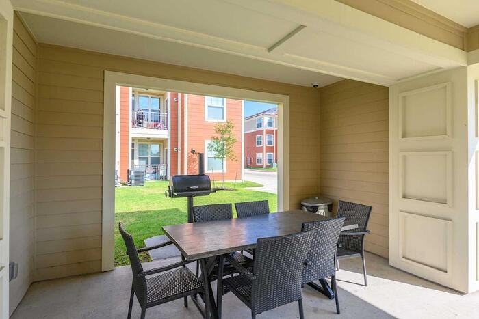 450 E Rogers St #D1 - Photo 6 of 27