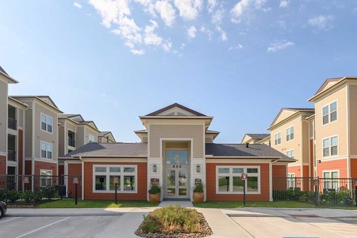 450 E Rogers St #B1 - Photo 2 of 27