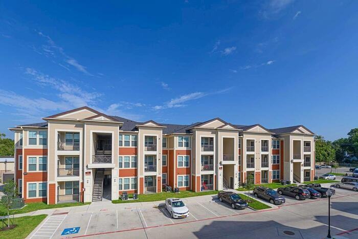 450 E Rogers St #B2 - Photo 4 of 28